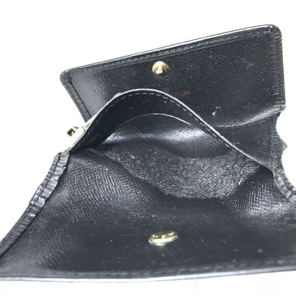 Louis Vuitton Epi Black 4 hook key case GUC - Picture 5 of 12